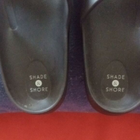 Shade & Shore Sandals - Picture 2 of 4